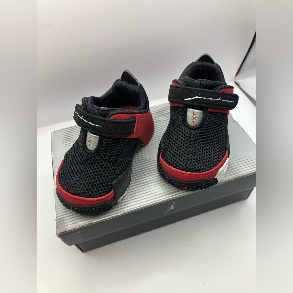 Jordan LX2 (TD) 3C BLACK/MET SILVER-VAR RED-WHITE NOIR/ARGMET RPRO-BLA Rare BABY